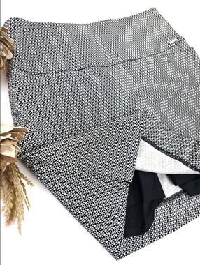 SC&Co Black & White Geo Print Compression Waist Skort Sz S